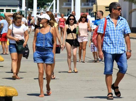 В Абхазии в 20 раз увеличили штраф за появление на улице в купальниках или обнаженном виде