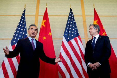 Глава МИД КНР заявил что отношения с США достигли низкого уровня  