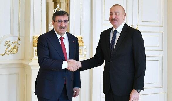 Ильхам Алиев принял вице-президента Турции
