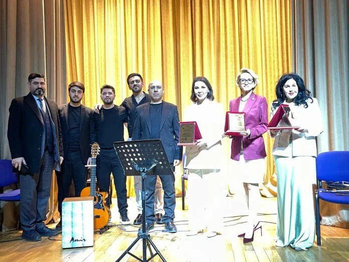 Психолог еврейского происхождения была награждена в Баку